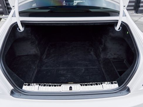 Used 2019 Rolls-Royce Ghost image 23