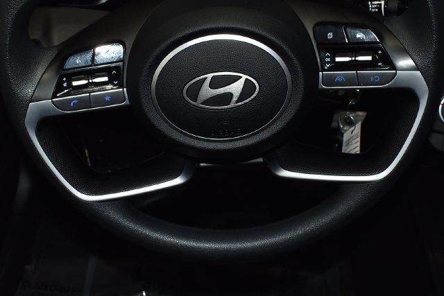 Used 2026 Hyundai Elantra SE FWD image 23