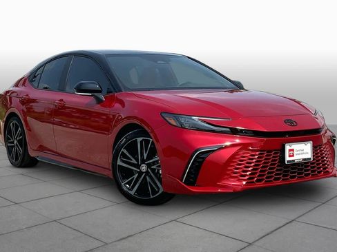 Used 2026 Toyota Camry XSE FWD image 3