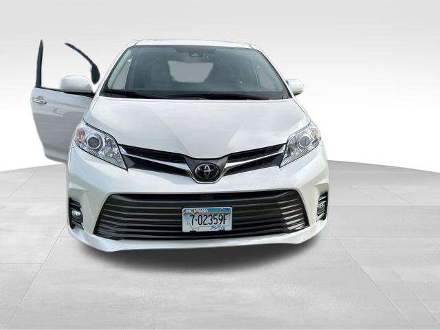 Used 2019 Toyota Sienna XLE w/ XLE Navigation Package FWD image 8