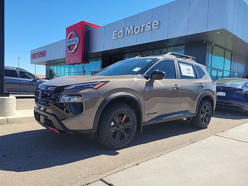 New 2026 Nissan Rogue SV AWD/4WD image 1