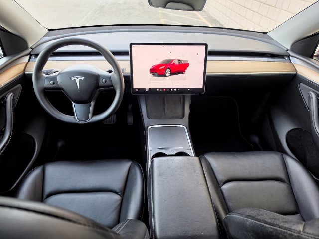 Used 2024 Tesla Model Y Long Range AWD/4WD image 2
