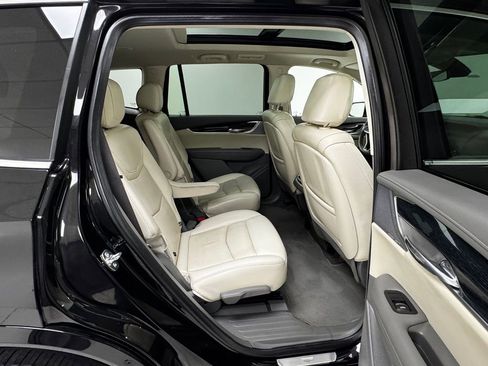 Used 2024 Cadillac XT6 Premium Luxury image 17