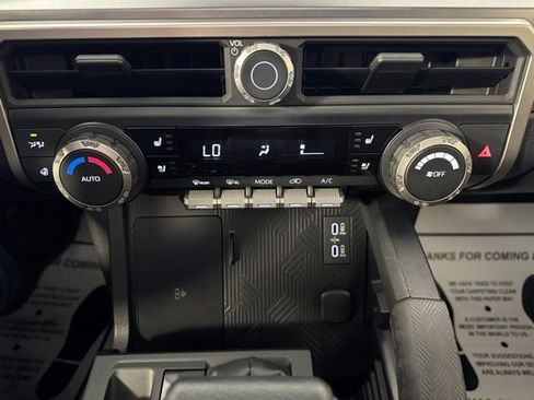 Used 2025 Toyota 4Runner TRD Off-Road Premium AWD/4WD image 16