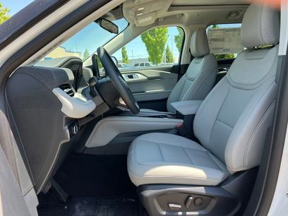 New 2026 Ford Explorer Active w/ Active Comfort Package