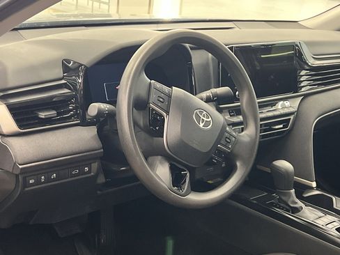 Used 2025 Toyota Camry LE image 13
