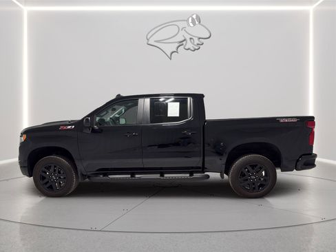 Used 2025 Chevrolet Silverado 1500 LT Trail Boss w/ Convenience Package II AWD/4WD image 2