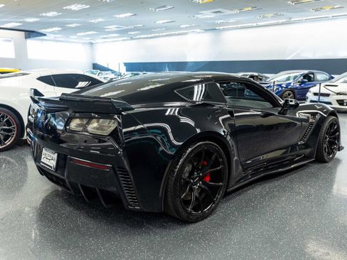 Used 2015 Chevrolet Corvette Z06 w/ 2LZ Preferred Equipment Group image 4
