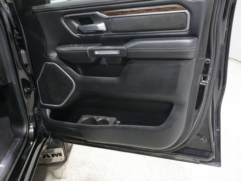 Used 2019 RAM 1500 Laramie AWD/4WD image 23