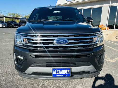 Used 2019 Ford Expedition XLT w/ Equipment Group 202A image 3