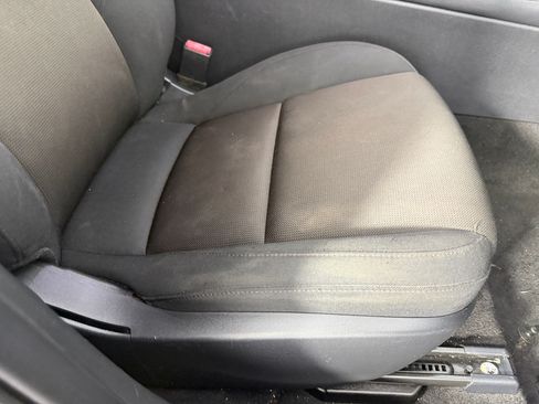 Used 2020 MAZDA MAZDA3 Sedan FWD image 32