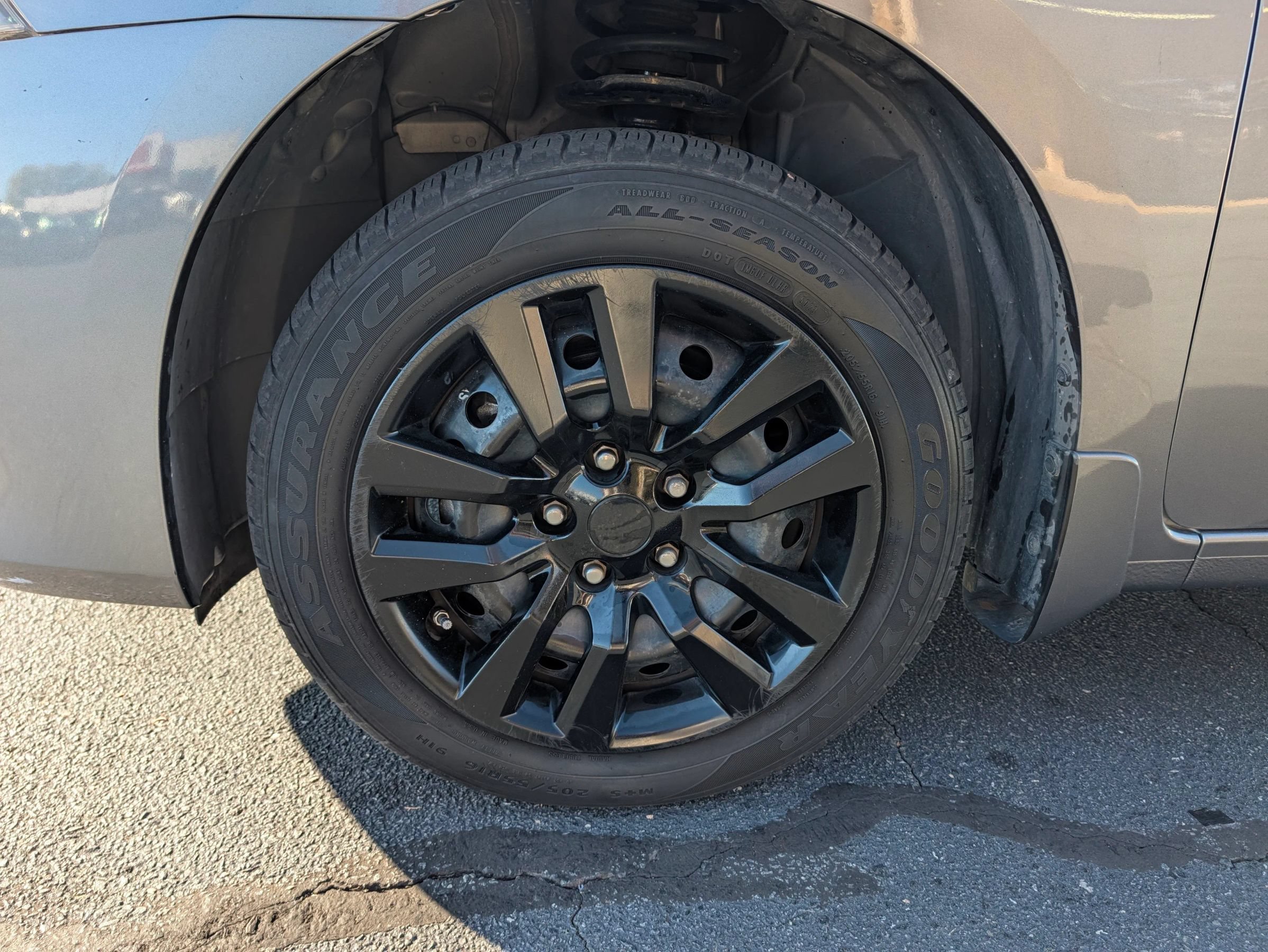 Used 2015 Nissan Sentra S FWD image 25