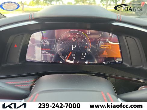Used 2022 Chevrolet Corvette Stingray Premium Conv w/ Z51 Performance Package RWD image 23