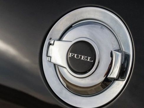 Used 2023 Dodge Challenger SXT image 16