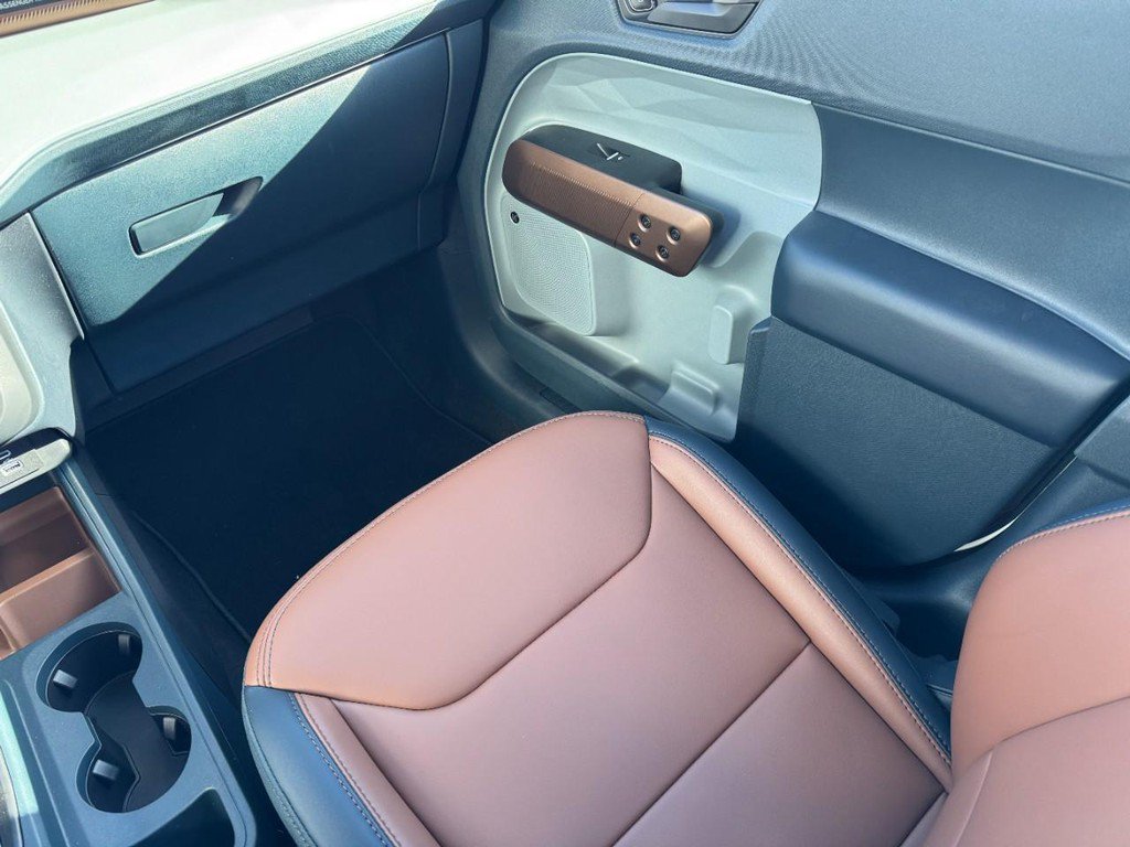 Used 2024 Ford Maverick Lariat AWD/4WD image 18