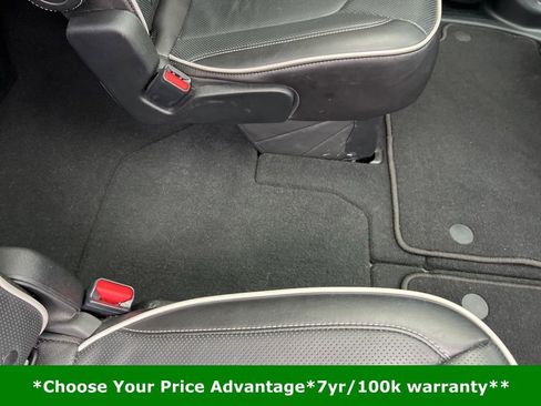 Certified 2025 Chrysler Pacifica Limited image 26