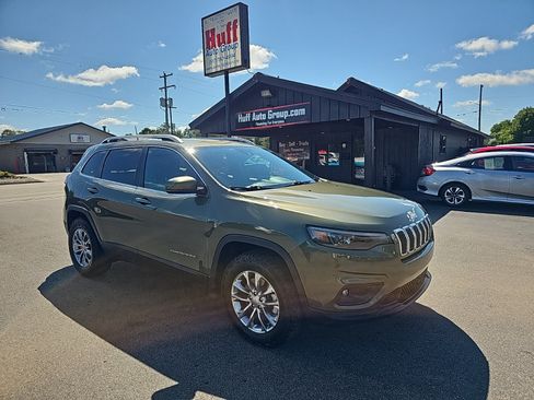 Used 2021 Jeep Cherokee Latitude Plus w/ Mopar Interior Package AWD/4WD image 1