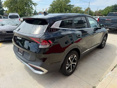 Used 2023 Kia Sportage EX FWD image 3