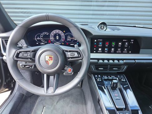 Certified 2025 Porsche 911 Carrera image 9