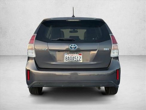 Used 2017 Toyota Prius V Four w/ Carpet Mat Package image 6