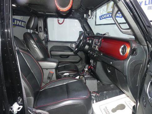 Used 2018 Jeep Wrangler Unlimited Rubicon w/ Dual Top Group image 21