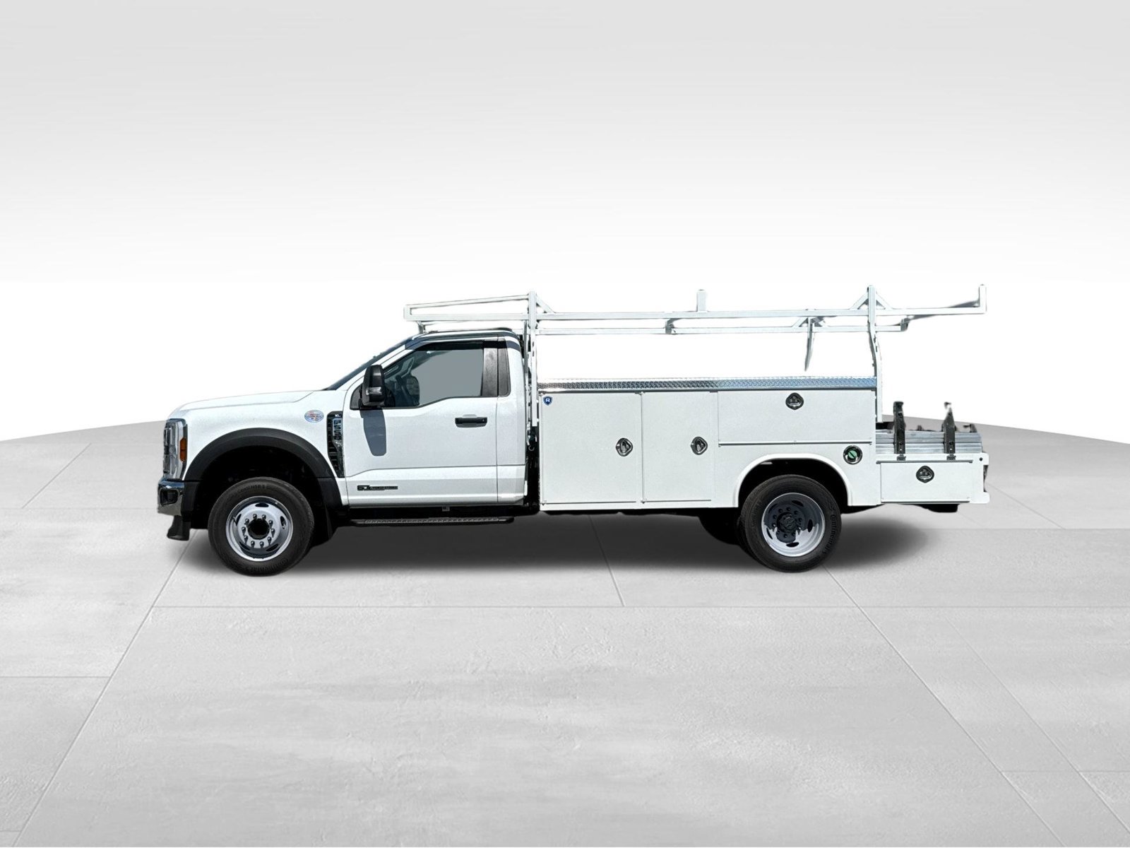 Used 2024 Ford F550 2WD Regular Cab Super Duty image 6