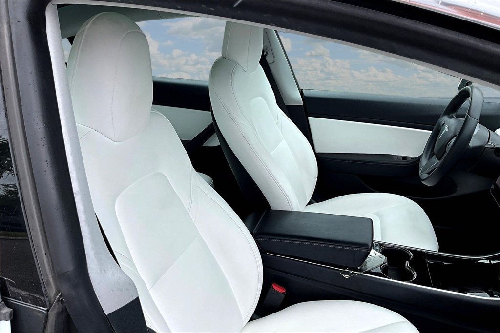 Used 2020 Tesla Model 3 Standard Range Plus RWD image 29