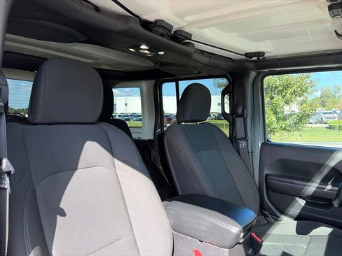 Used 2021 Jeep Wrangler Unlimited Sport AWD/4WD image 25