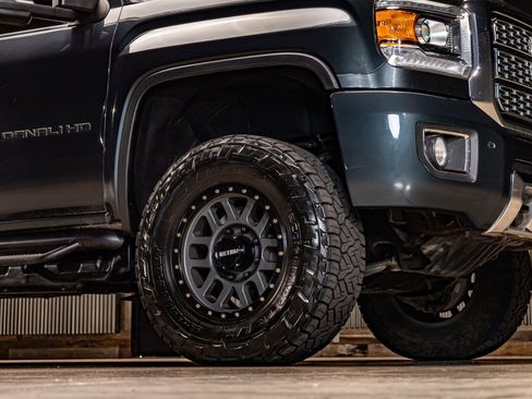 Used 2018 GMC Sierra 2500 Denali w/ Duramax Plus Package image 11