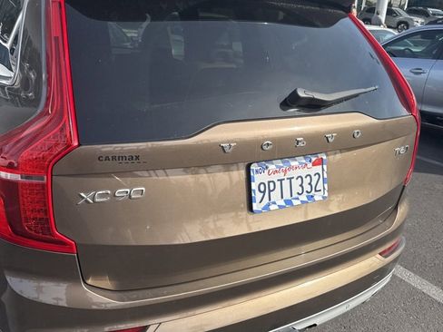 Used 2017 Volvo XC90 T6 Momentum w/ Vision Package image 4