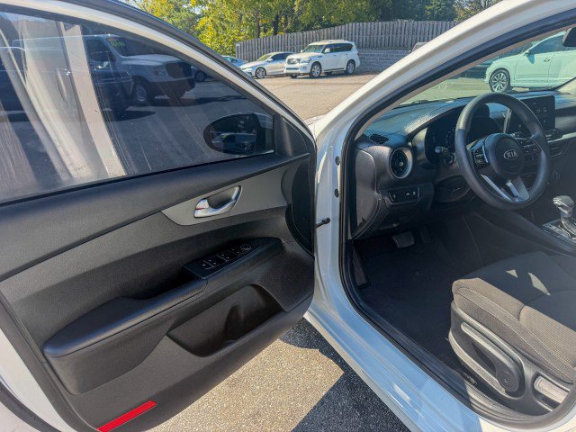 Used 2019 Kia Forte LXS FWD image 13