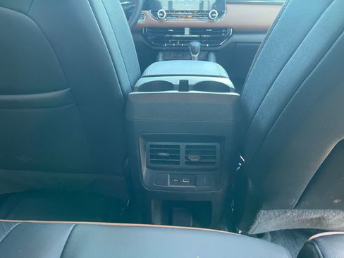 Used 2025 GMC Canyon AT4 w/ Nightfall Edition image 26