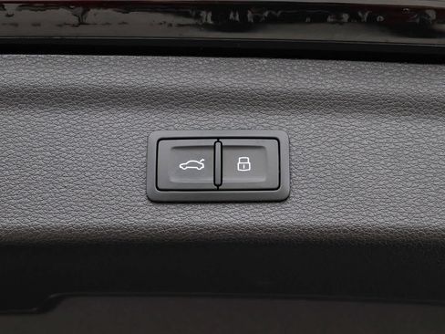 New 2025 Audi Q3 2.0T Premium image 38