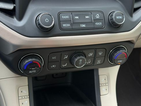 Used 2017 GMC Acadia Denali w/ Technology Package AWD/4WD image 18