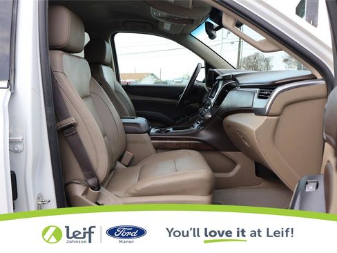 Used 2020 Chevrolet Suburban LT w/ Luxury Package image 35