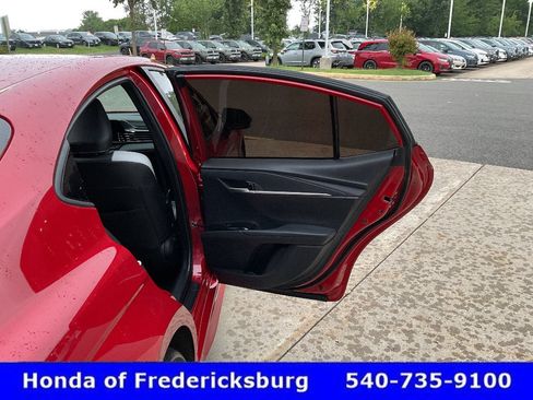 Used 2025 Toyota Camry SE AWD/4WD image 18