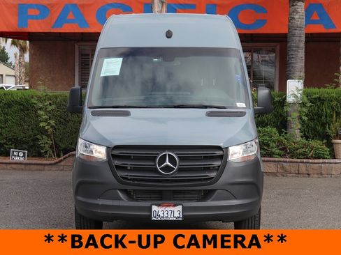 Used 2021 Mercedes-Benz Sprinter 2500 image 3