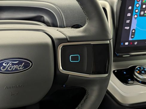 Used 2026 Ford Expedition Active RWD image 19