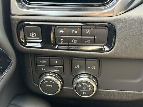 New 2026 GMC Yukon Elevation image 15