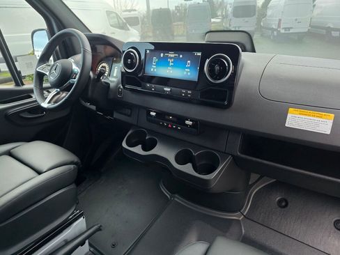 New 2025 Mercedes-Benz Sprinter 2500 image 20