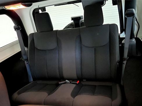 Used 2017 Jeep Wrangler Sport image 18