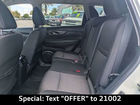 Used 2019 Nissan Rogue SV image 12