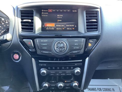 Used 2020 Nissan Pathfinder S image 21