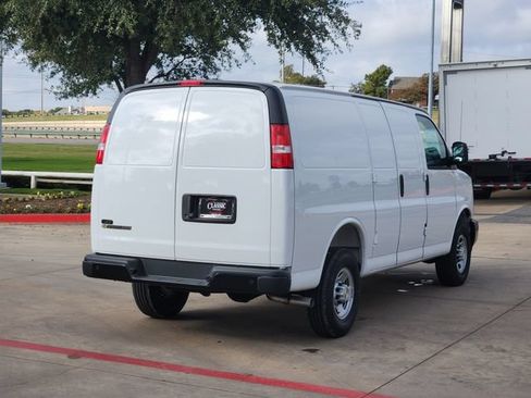 New 2025 Chevrolet Express 2500 Extended RWD image 13