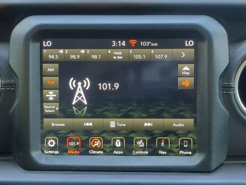 Used 2022 Jeep Wrangler Unlimited Sahara w/ Cold Weather Group AWD/4WD image 20