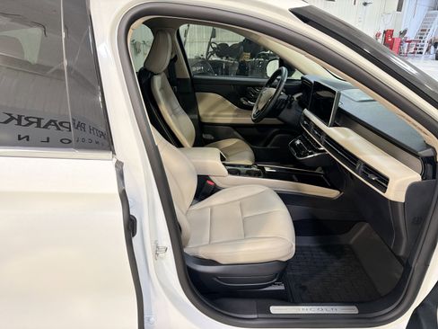 New 2026 Lincoln Corsair Premiere FWD image 28