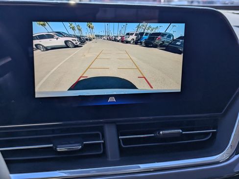 Used 2024 Chevrolet Trax ACTIV w/ Sunroof Package FWD image 12