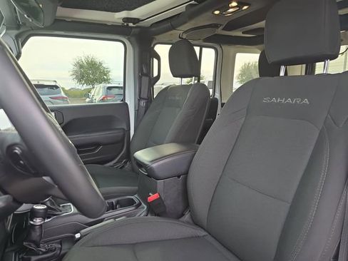 Used 2019 Jeep Wrangler Unlimited Sahara w/ Safety Group image 14
