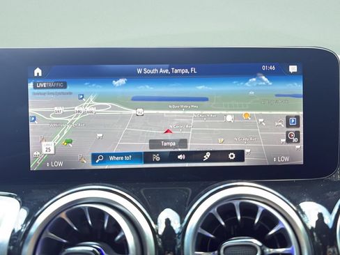 Used 2022 Mercedes-Benz GLB 250 4MATIC image 22