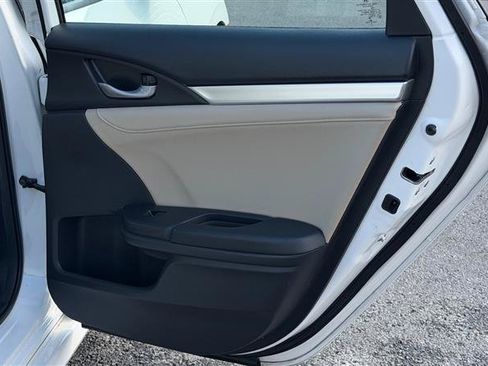 Used 2020 Honda Civic Touring image 38